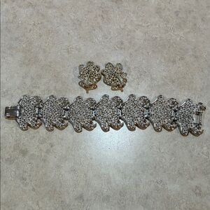 Sarah Coventry Elegant Silver Leaf Jewelry Set